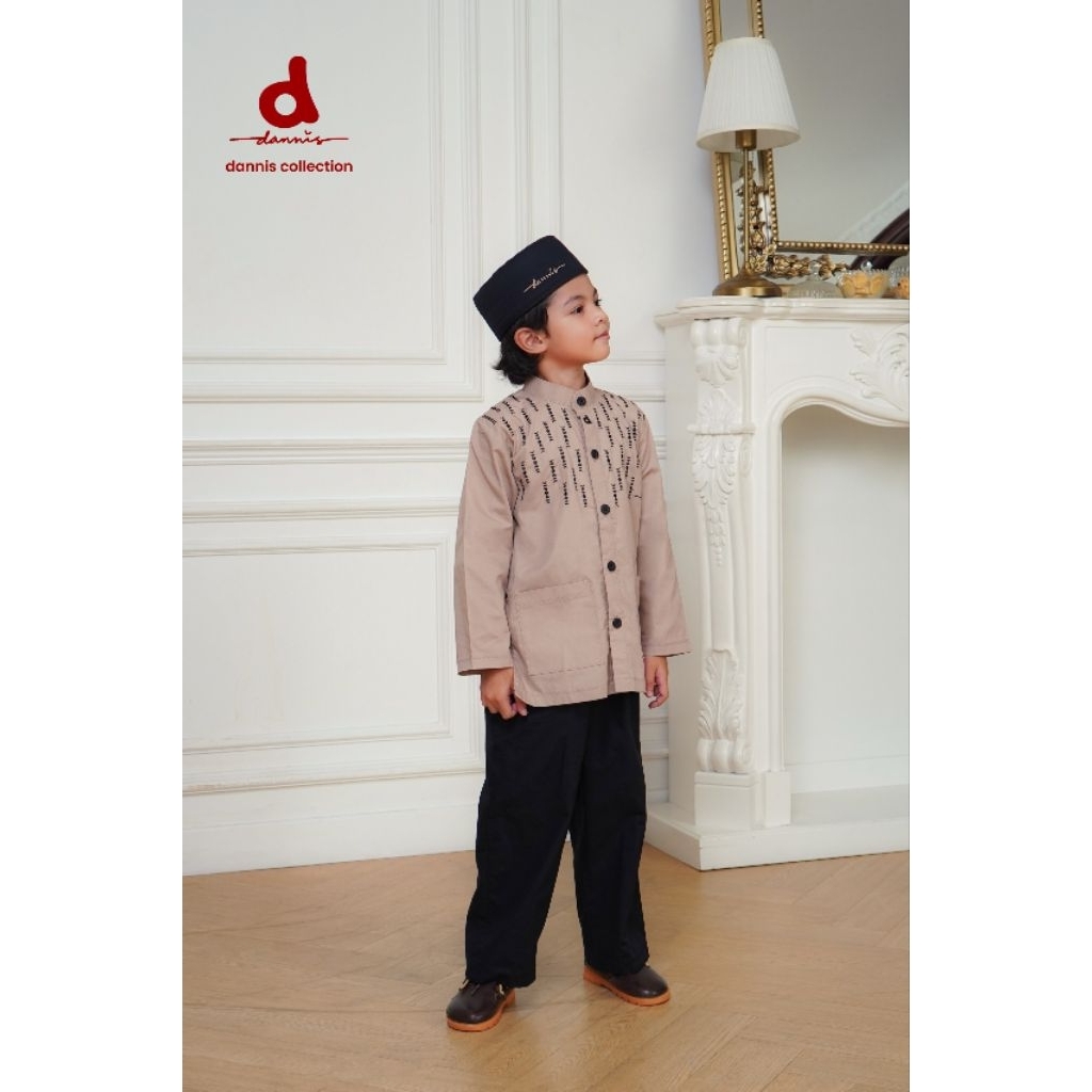 KOKO DANNIS D'JENNA ANAK LAKI-LAKI