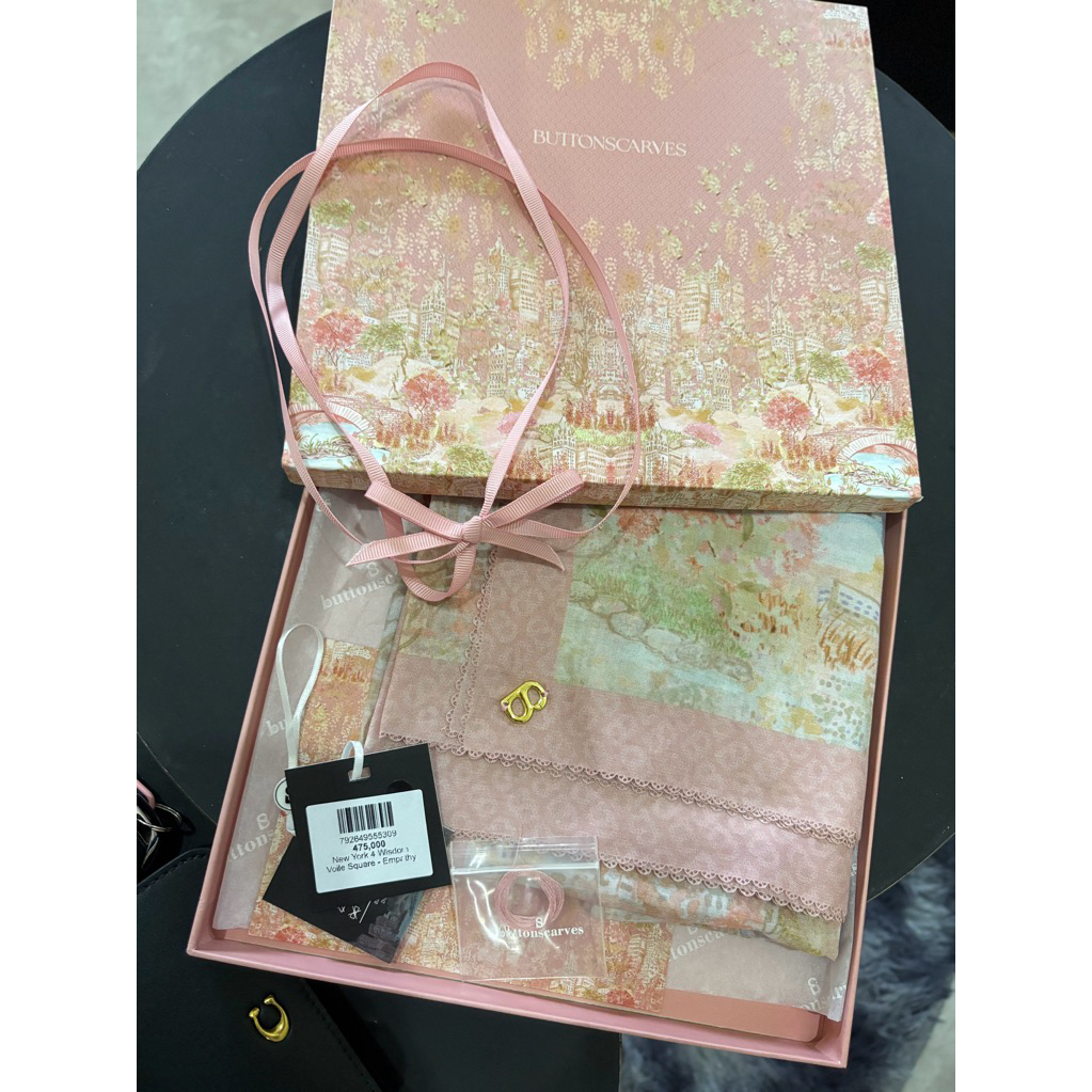 Buttonscarves New York 4 Wisdom preloved