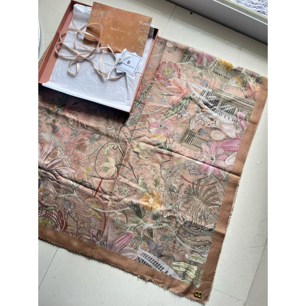 SALE Preloved Buttonscarves Dubai warna Curry