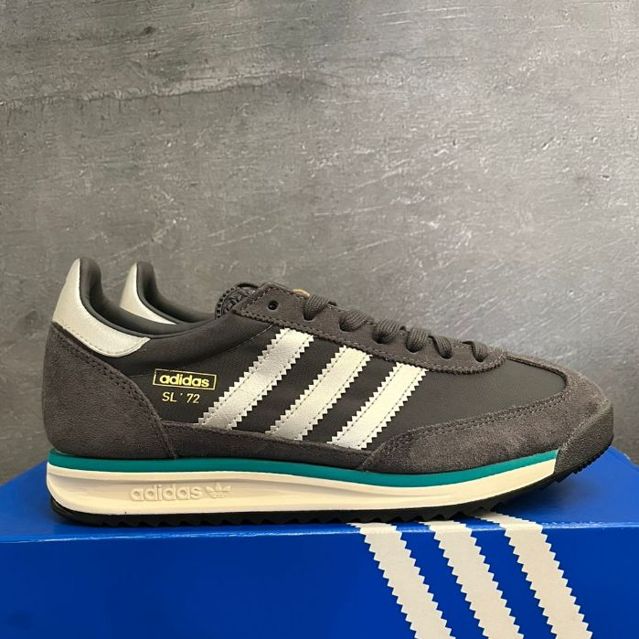 Abu-Abu_Putih_ (SL 72)