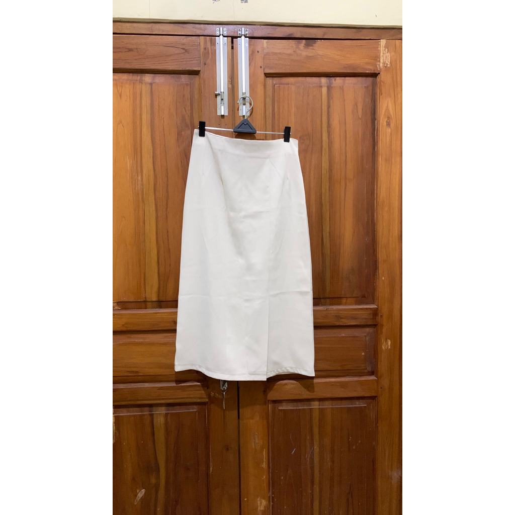 Rok span putih polos