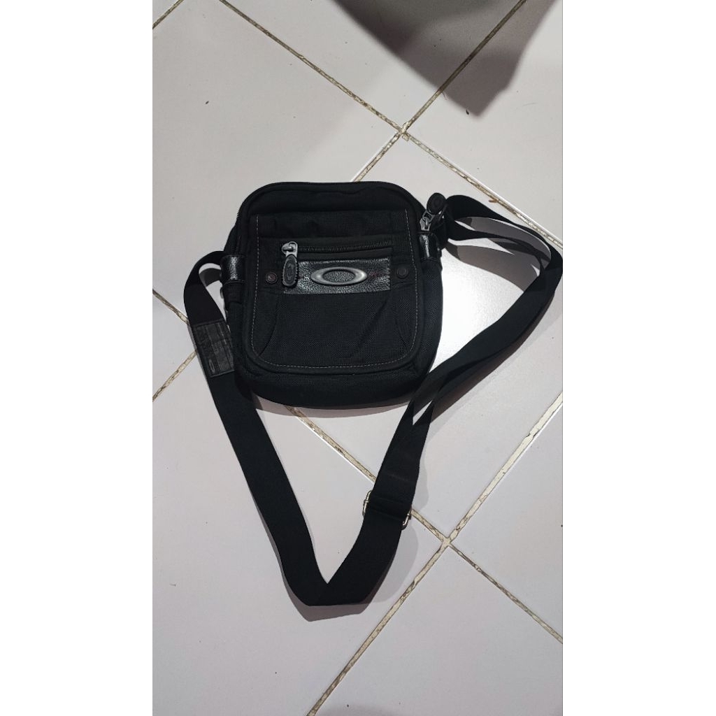 tas selempang okley vintage original