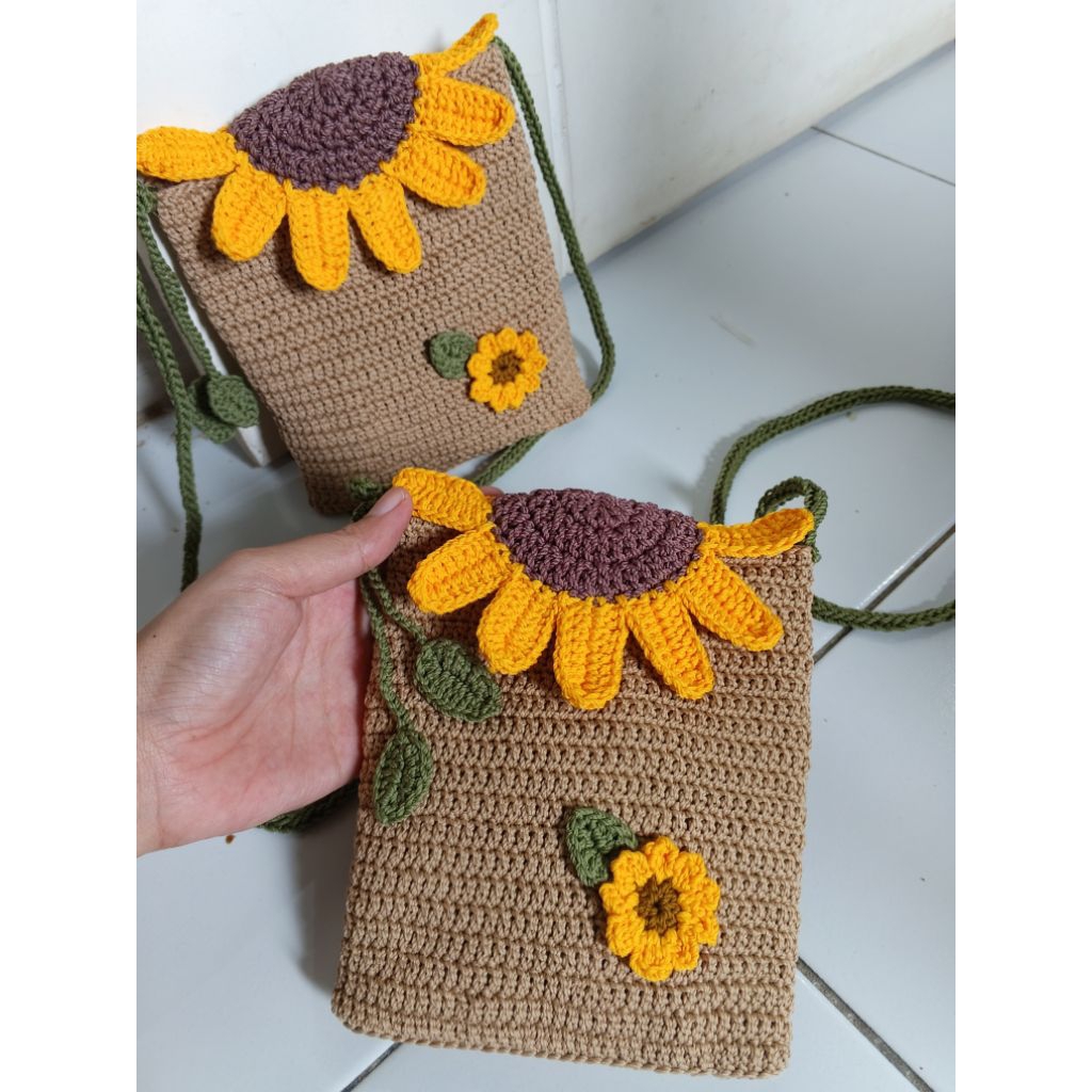 Tas rajut Himawari muat hp dan dompet kecil