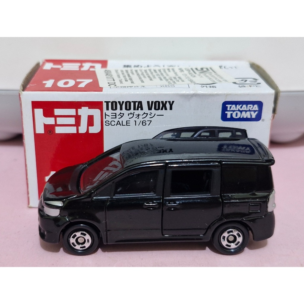 Diecast Takara Tomy Tomica 107 Toyota Voxy