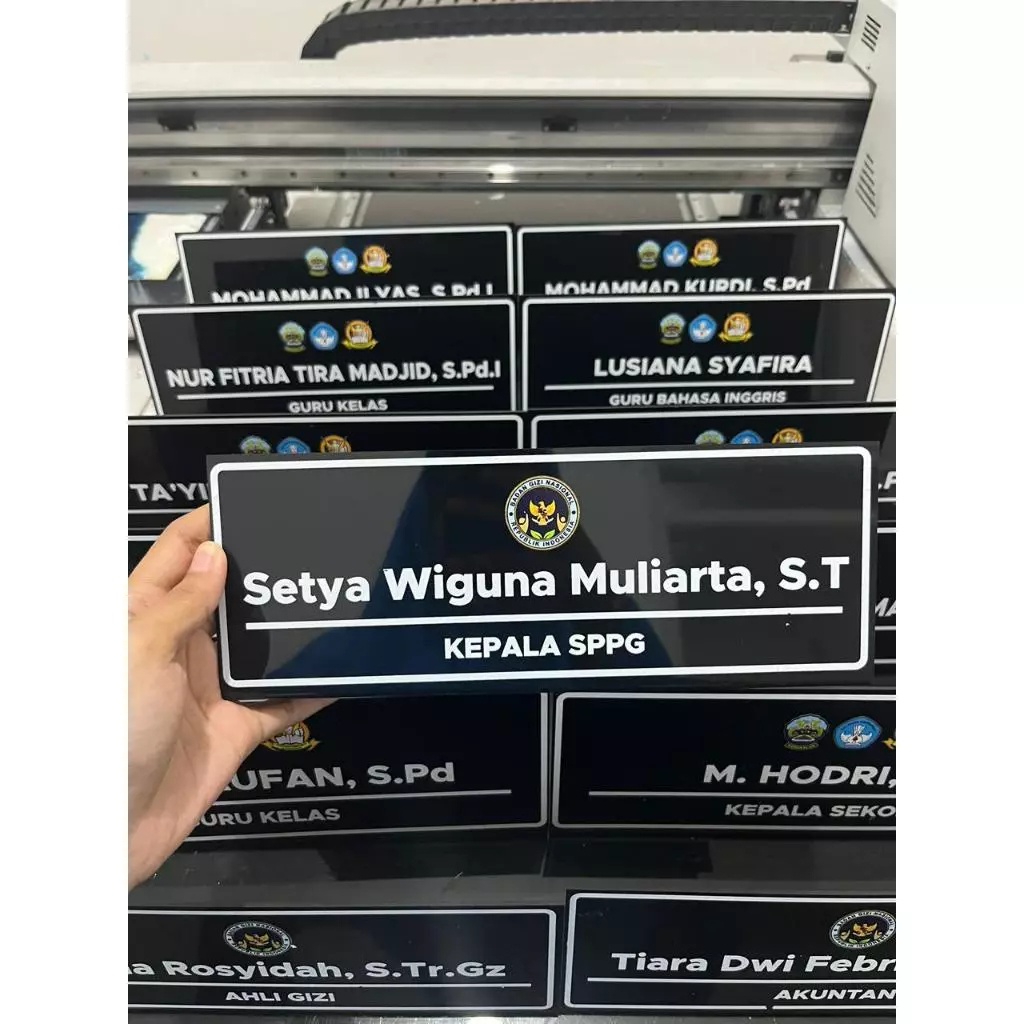 Papan Meja Papan Nama Meja Akrilik Papan Nama Meja Jual papan nama meja akrilik
