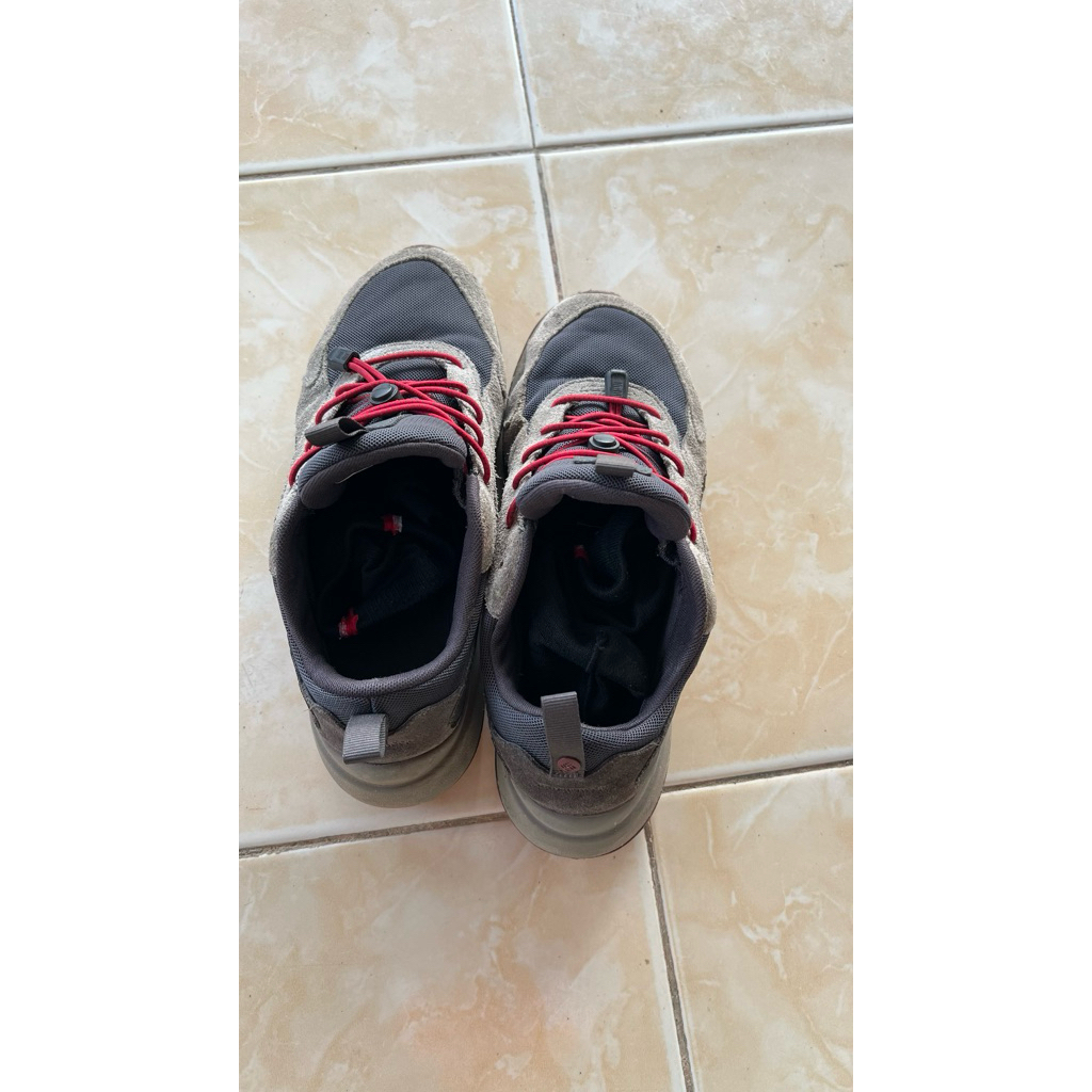 Sepatu Columbia