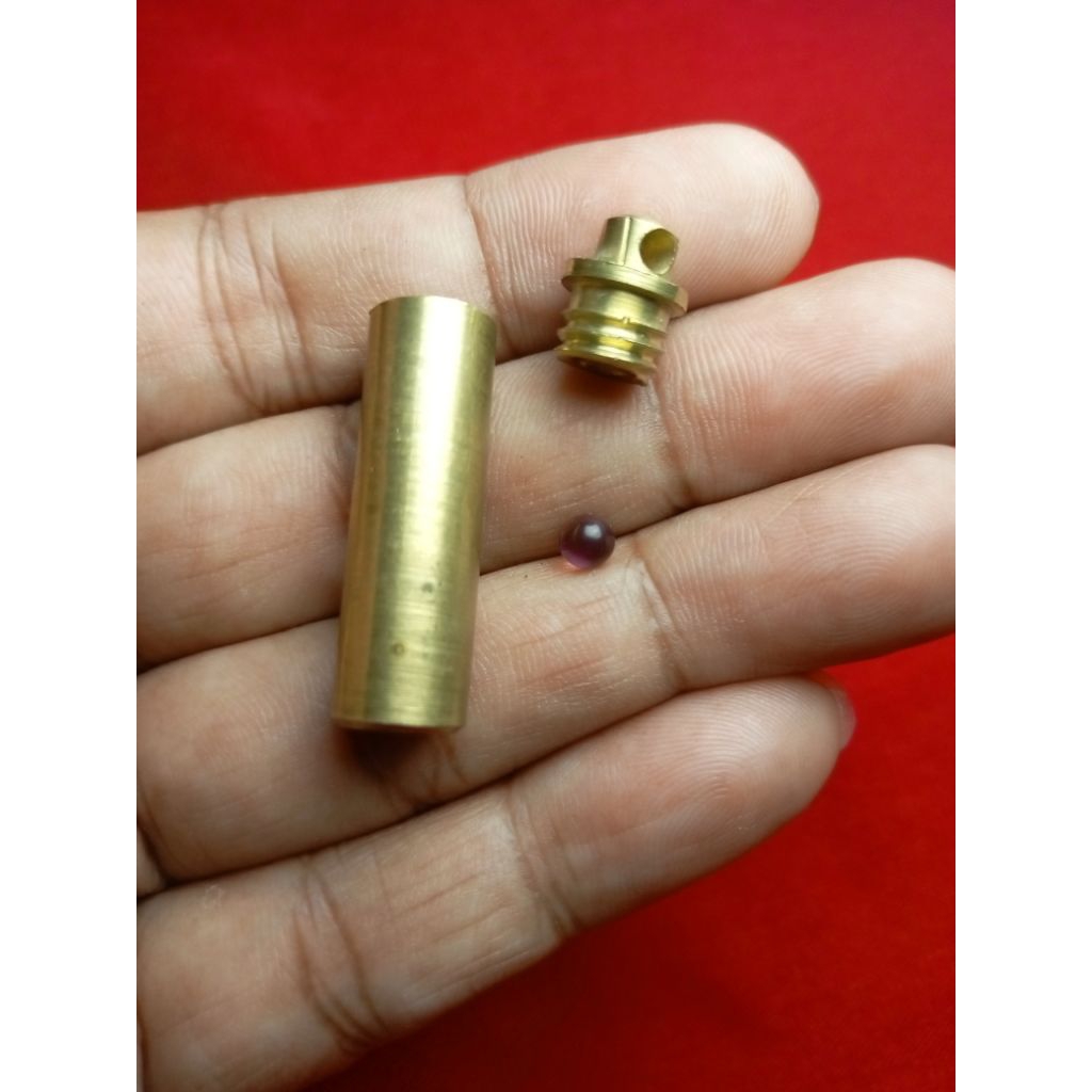 liontin tabung Kuningan dan batu ungu bening. j