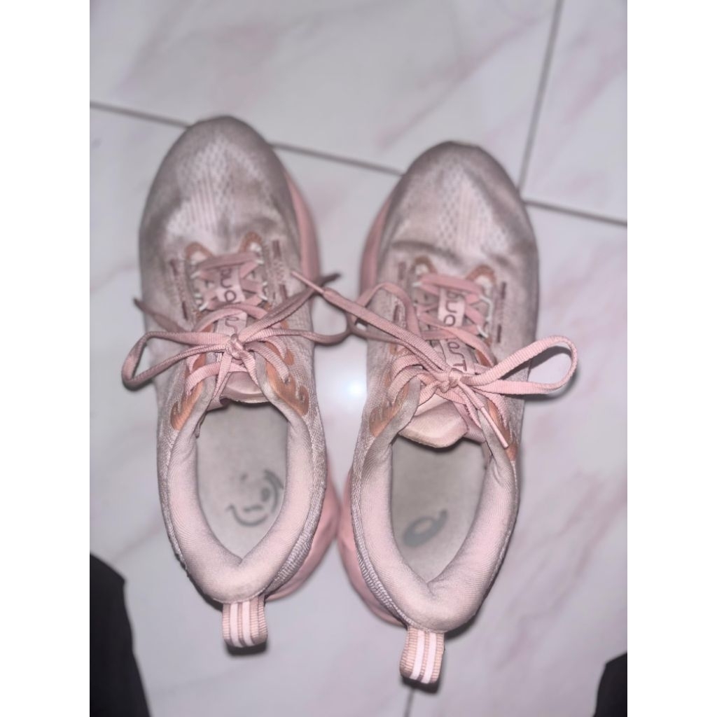 asics novablast 5 woman 2025