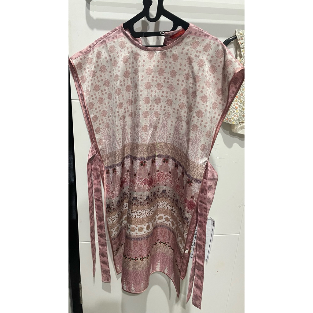 VEST Benang Jarum x Dian Pelangi Bungo Cempaka