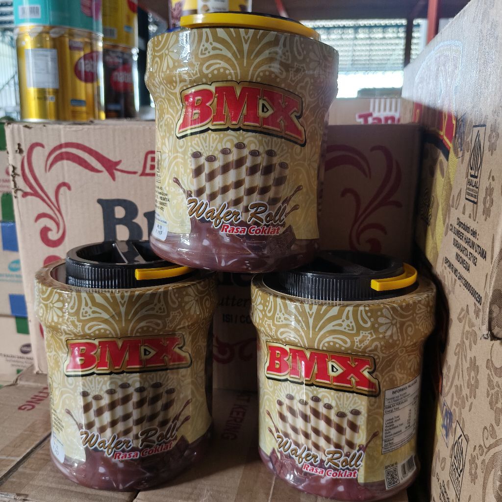 BMX Wafer Roll Rasa Coklat - Snack Ringan
