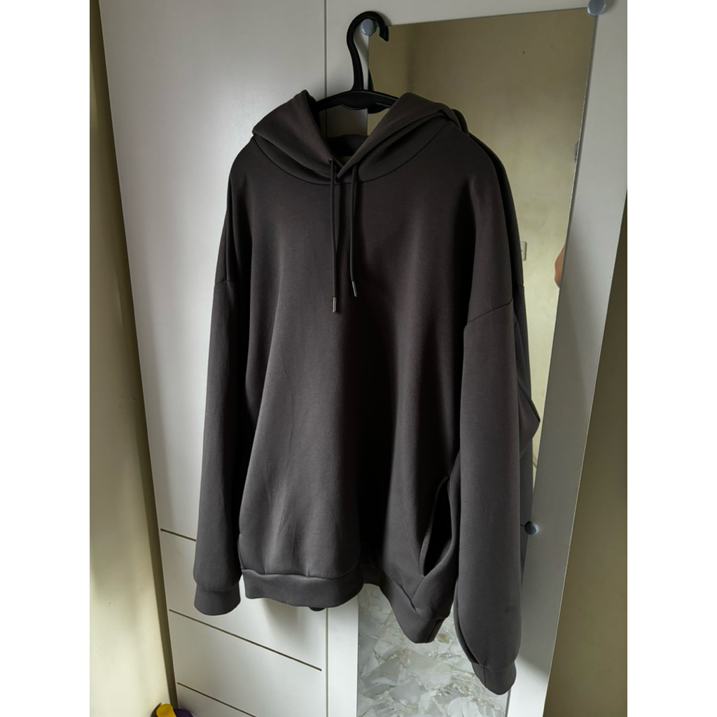 gu hoodie dark grey