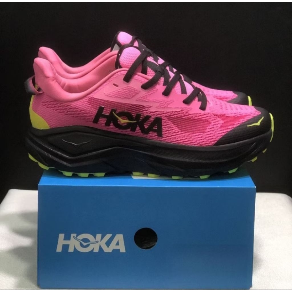 Sepatu lari Wanita Trail Running Hoka Challenger 8 neon rose black