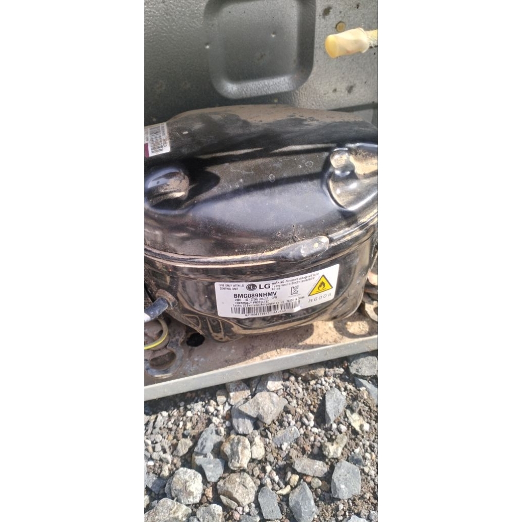 kompresor freezer LG kode BMG089NHMV copotan ori