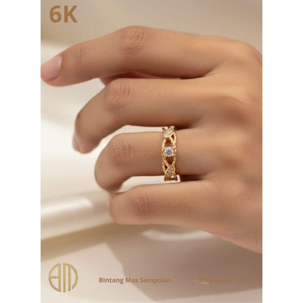 Cincin Emas Permata Putih Dengan Model Elegan