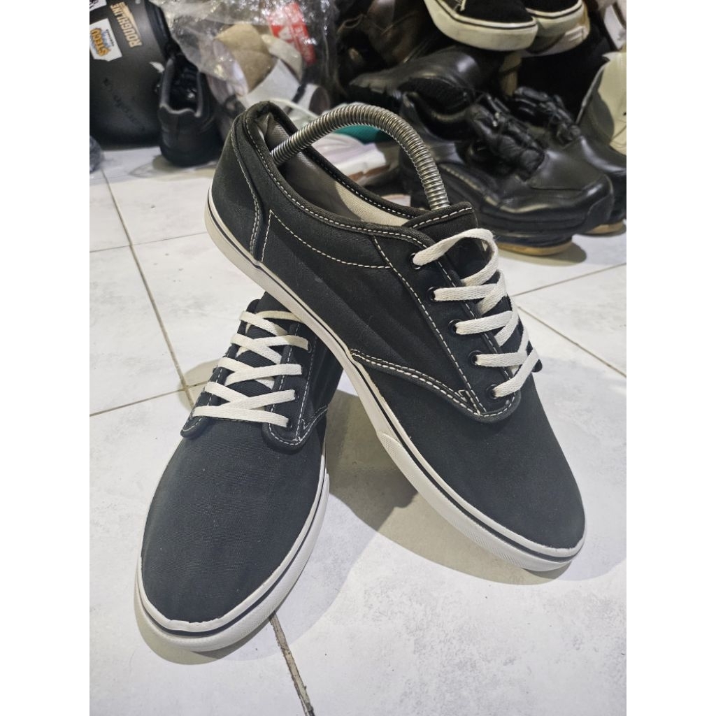 Sepatu second vans era black sz 41