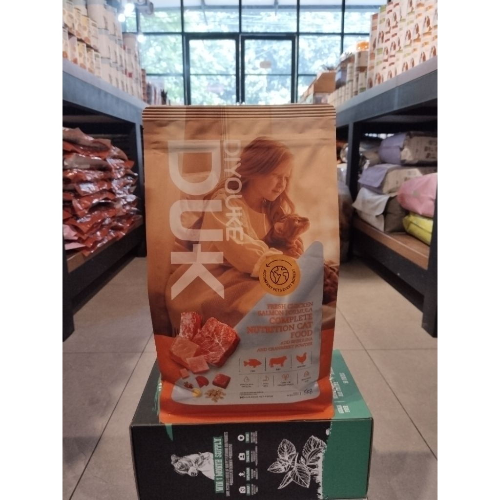 DIYOUKE FRESH CHICKEN SALMON FORMULA COMPLETE NUTRITION CAT FOOD ADD SPIRULINA AND CRANBERRY POWDER 