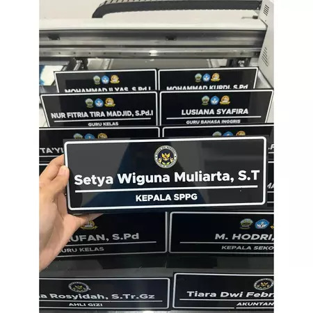 Papan Meja Papan Nama Meja Akrilik Papan Nama Meja Jual papan nama meja akrilik