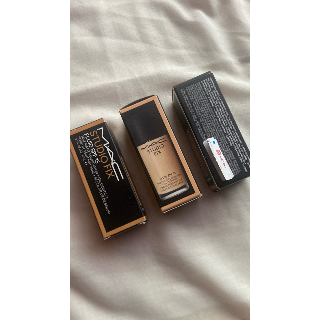 MAC Fluid foundation travel size 15ml NC30 & NC35