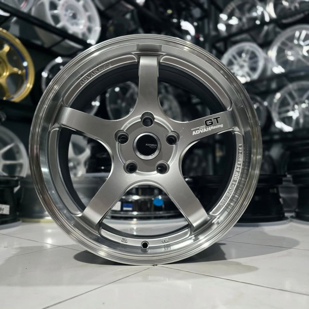 velg advan gt SILVER POLIS ring 17 lebar 7,5 velg mobil ring 17 pnp mobil reborn venturer Innova Zen
