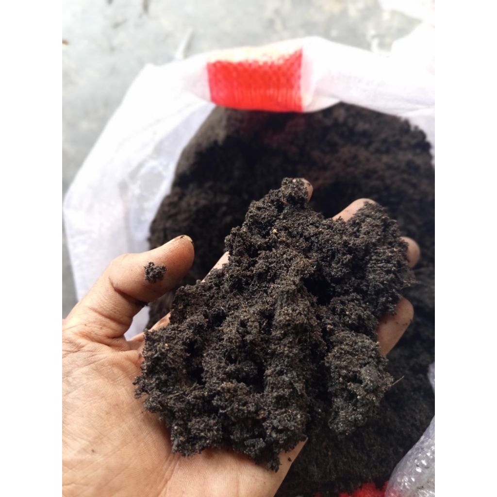 PUPUK KANDANG FERMENTASI HALUS 100% ALAMI karung 20kg