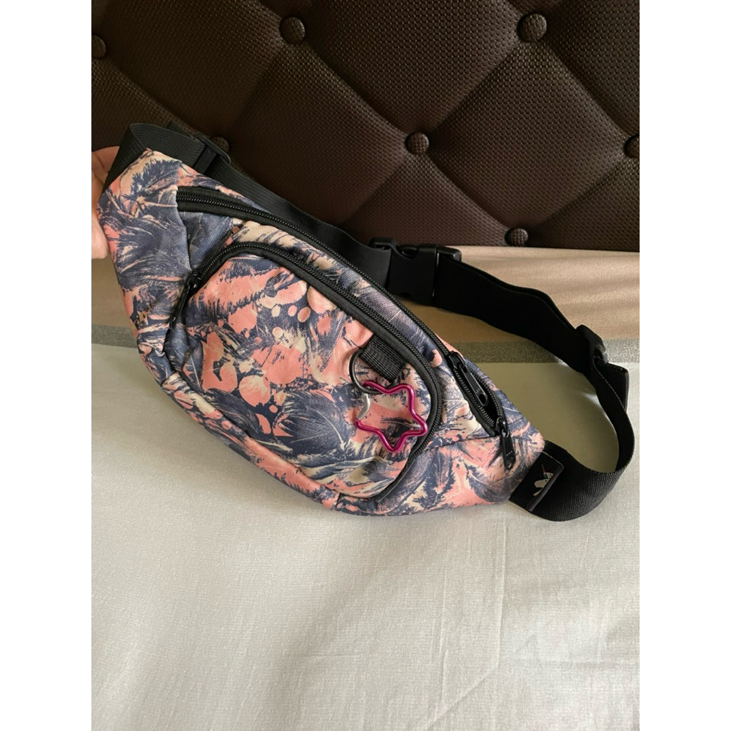 Seharga 300ribu tapi dijual murah Tas waistbag sling bag waist bag Wanita / Remaja Cewek bahan kanva