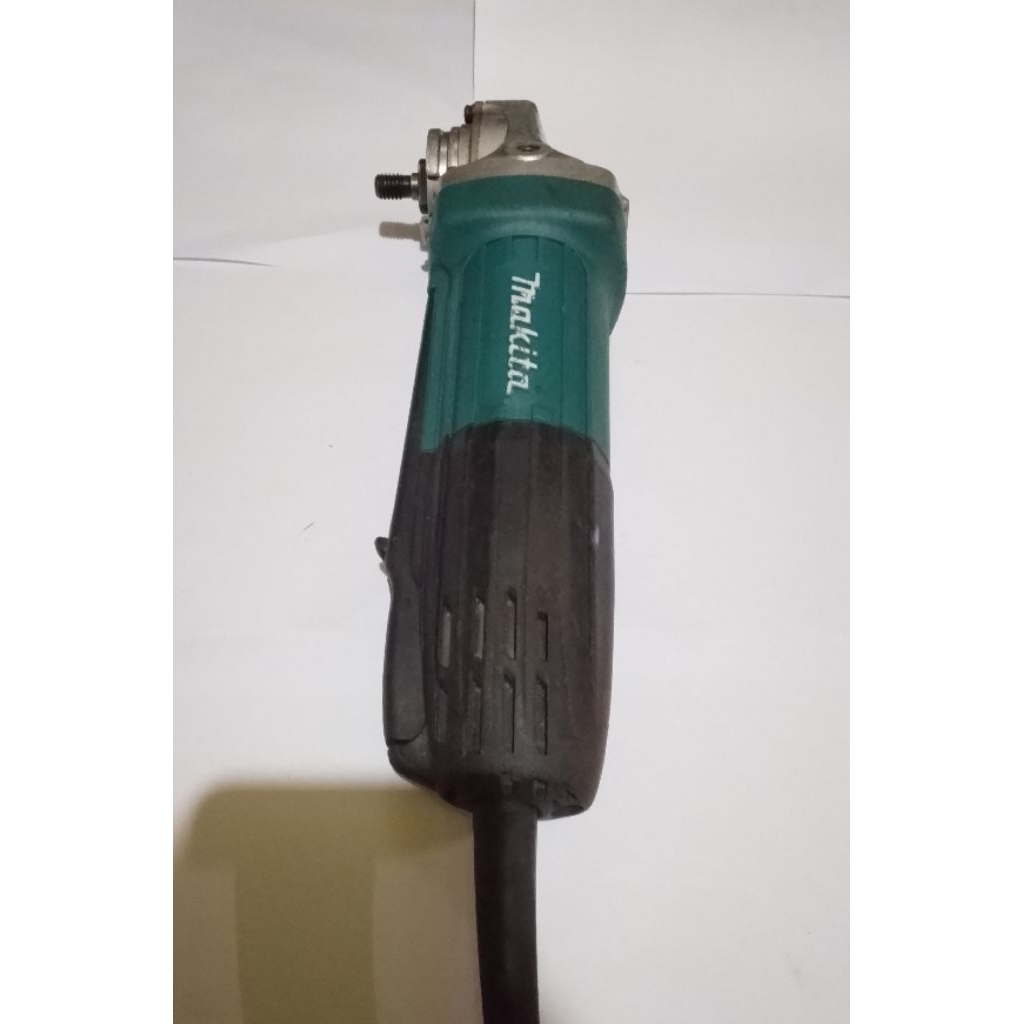 Gerinda 4in makita GA4034 second