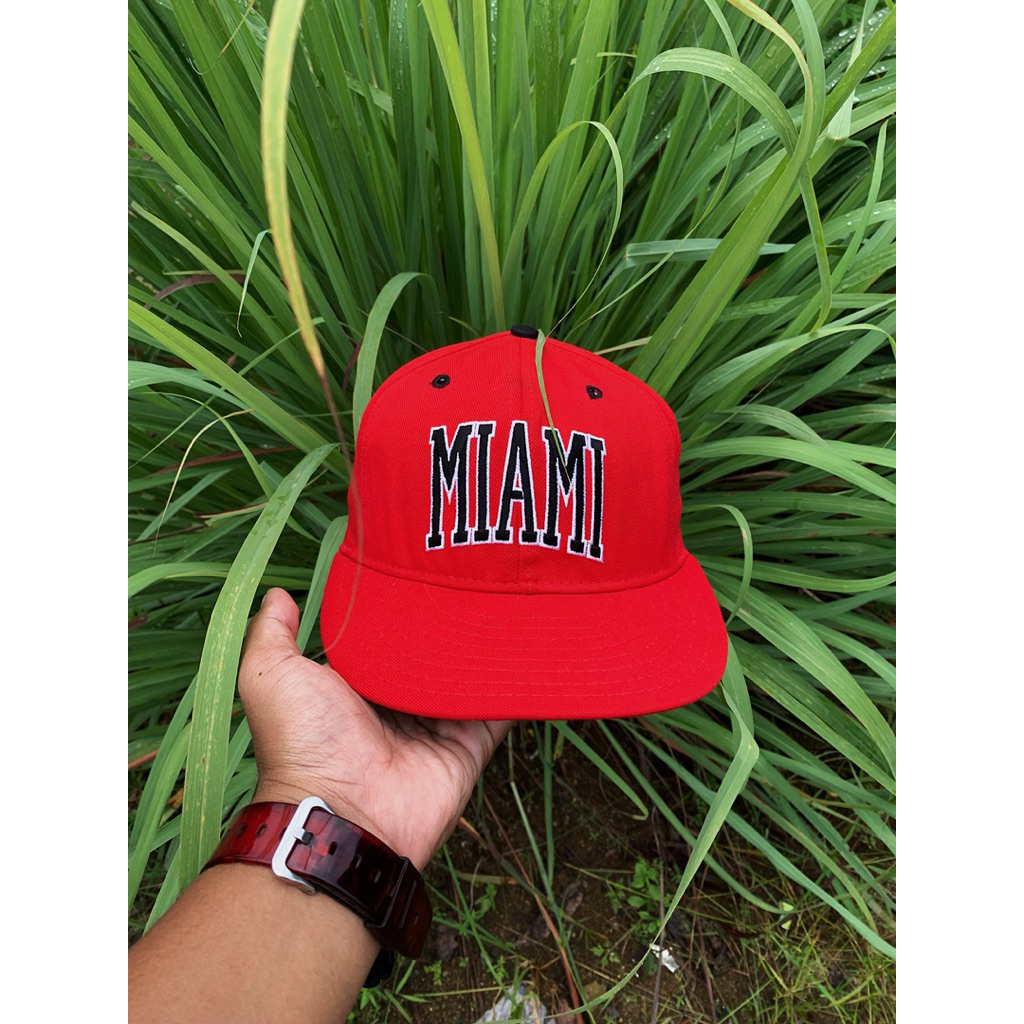 topi SnapBack lawas USA