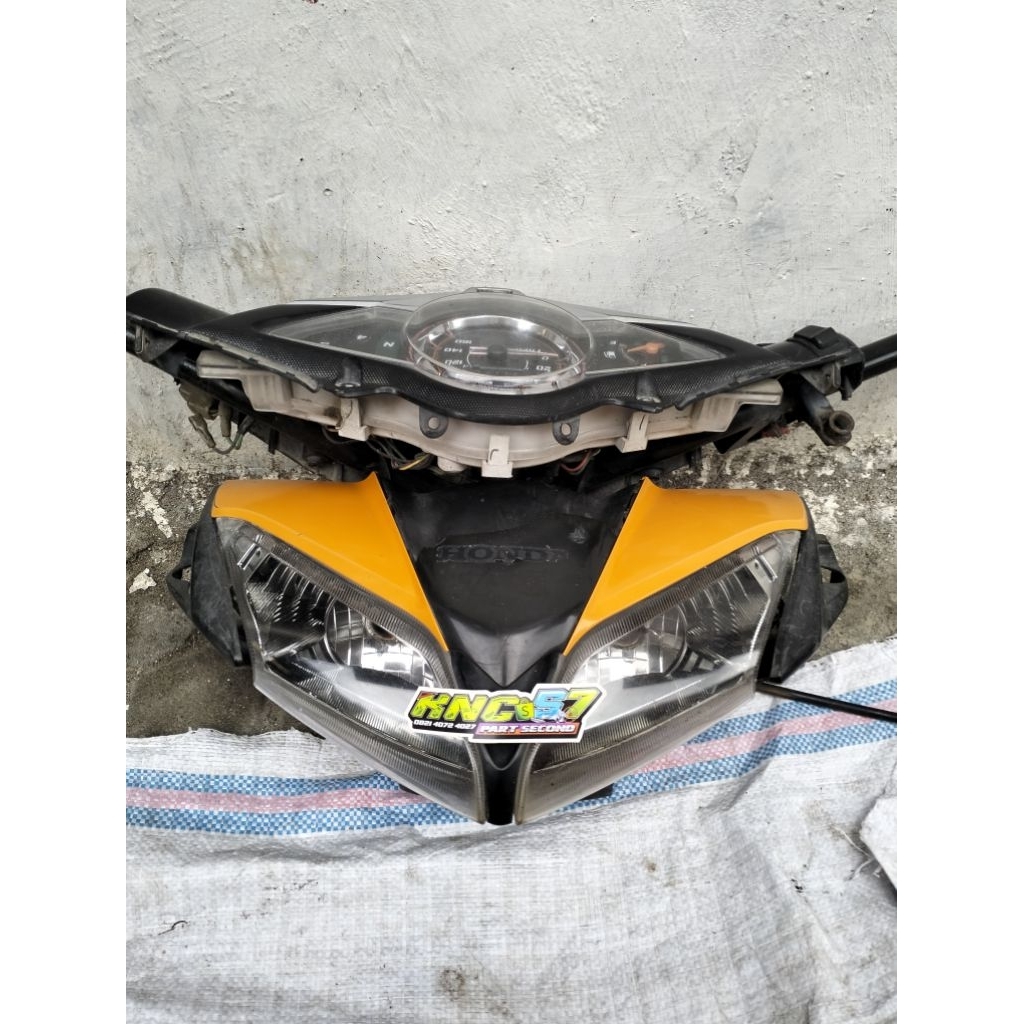 batok set lampu & Spido original Honda Blade Repsol tahun 2011