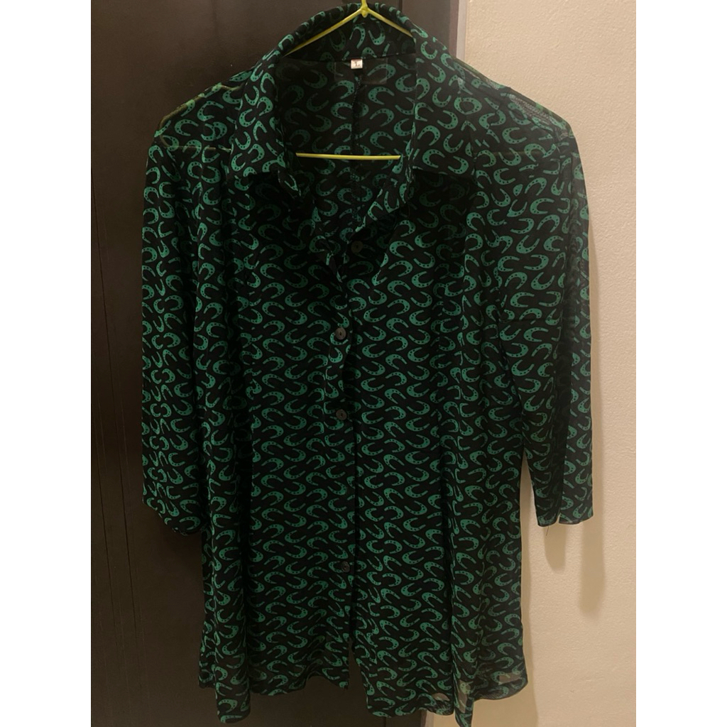 Preloved - Green Sheer Top / Atasan Kemeja Hijau Tembus Pandang