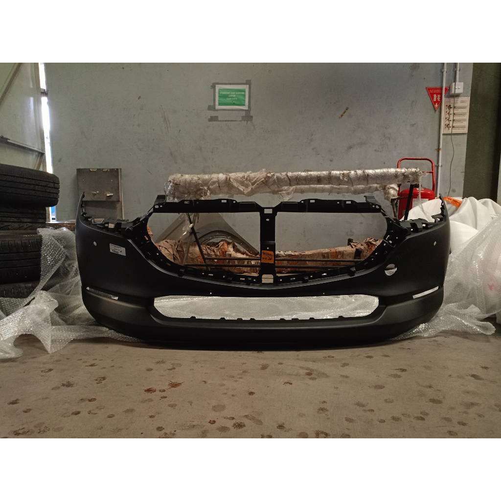 BUMPER DEPAN MAZDA CX 30 GT 2022, DFR550031GBB