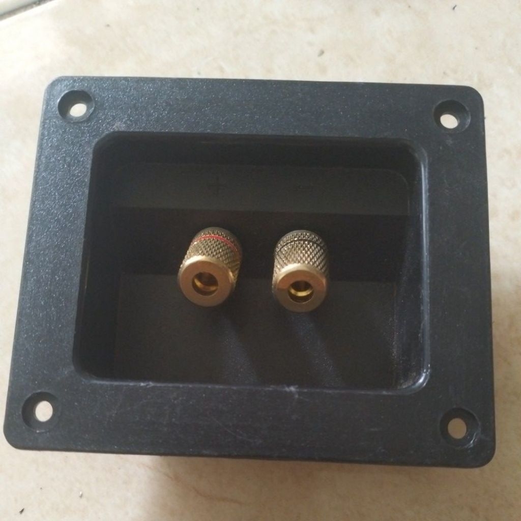 Terminal Bok speaker kotak  gold