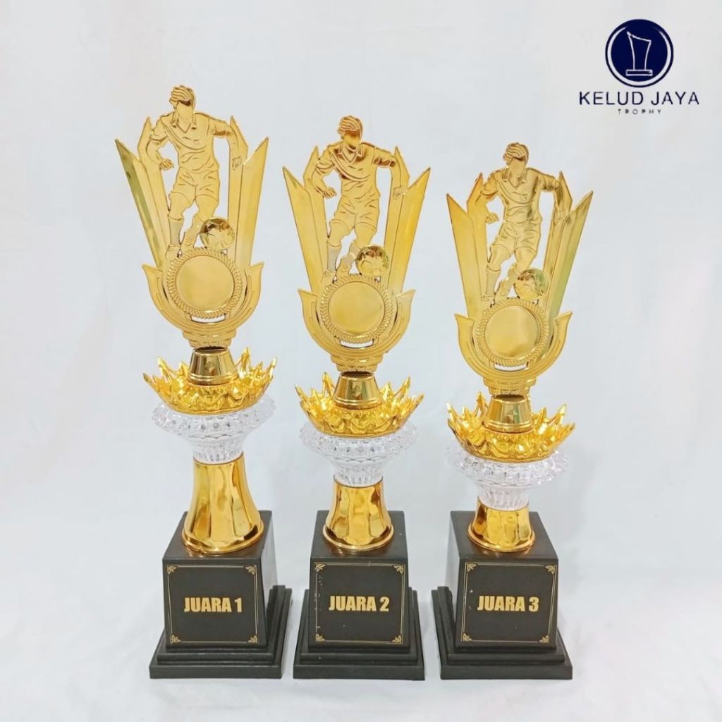 PIALA SEPAK BOLA TERBARU SATUAN DAN SET (KODE B2) TINGGI 40 - 44 CM