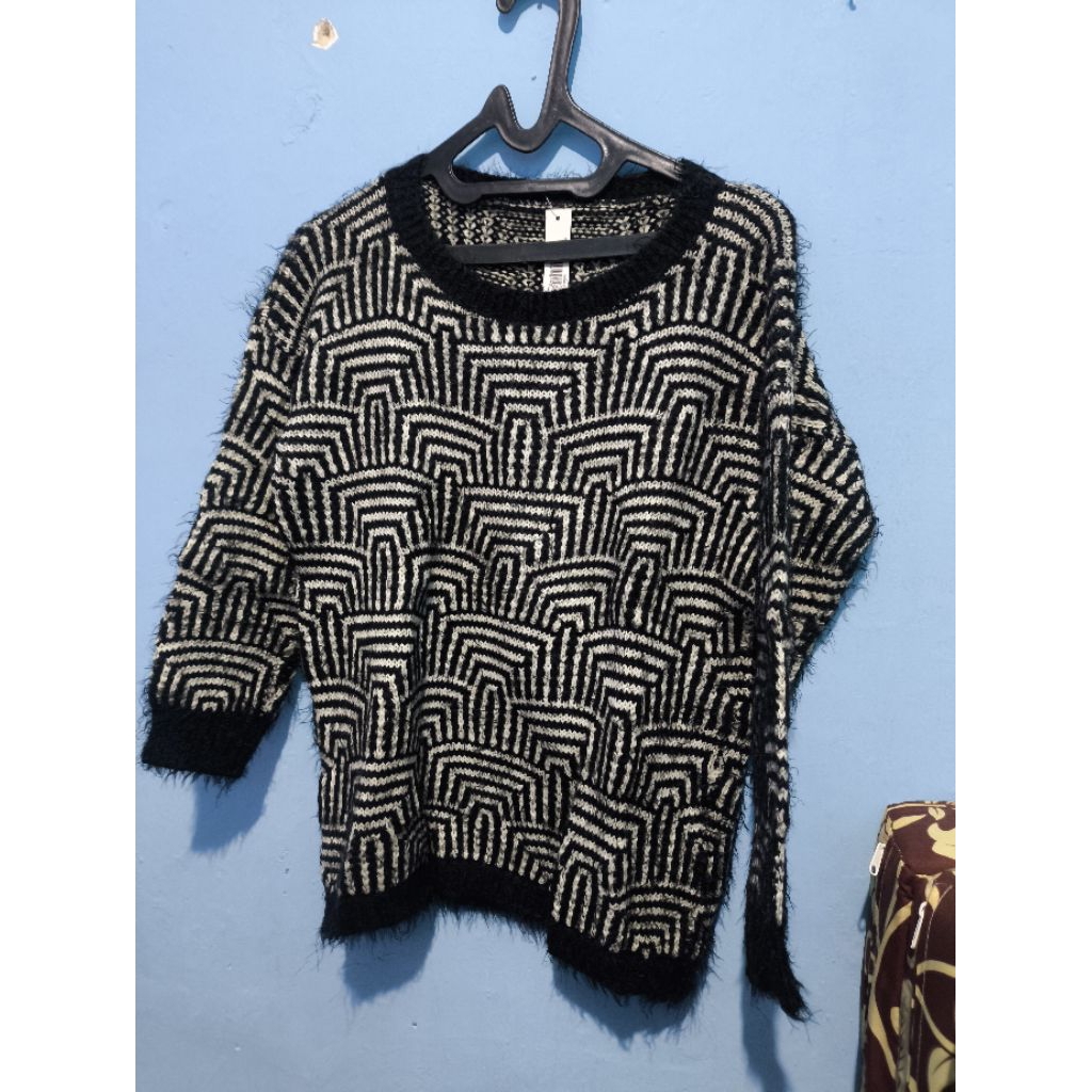 PRELOVED Rajut Bulu Panjang Wanita