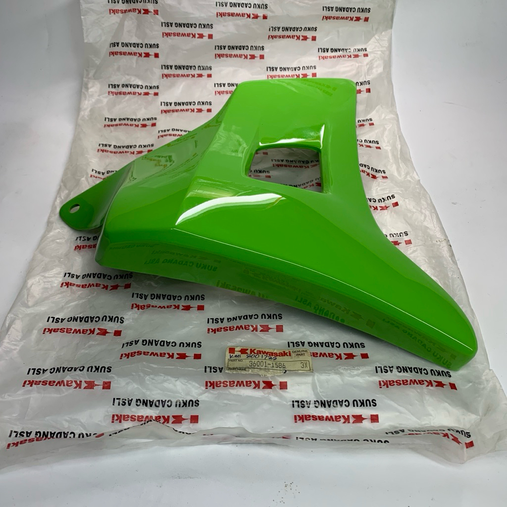 SAYAP TANGKI COVER RADIATOR NINJA R KIS C J OLD LAMA HIJAU KAWASAKI GENUINE PARTS / KGP 36001 - 1586