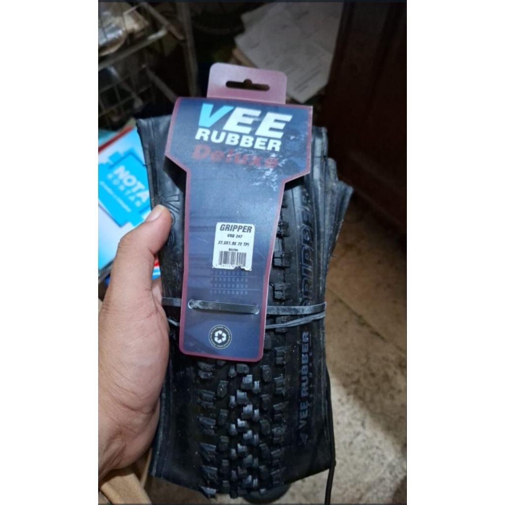 BAN LUAR SEPEDA VEE TIRE 27.5 x 1.95 VEE RUBBER DELUXE