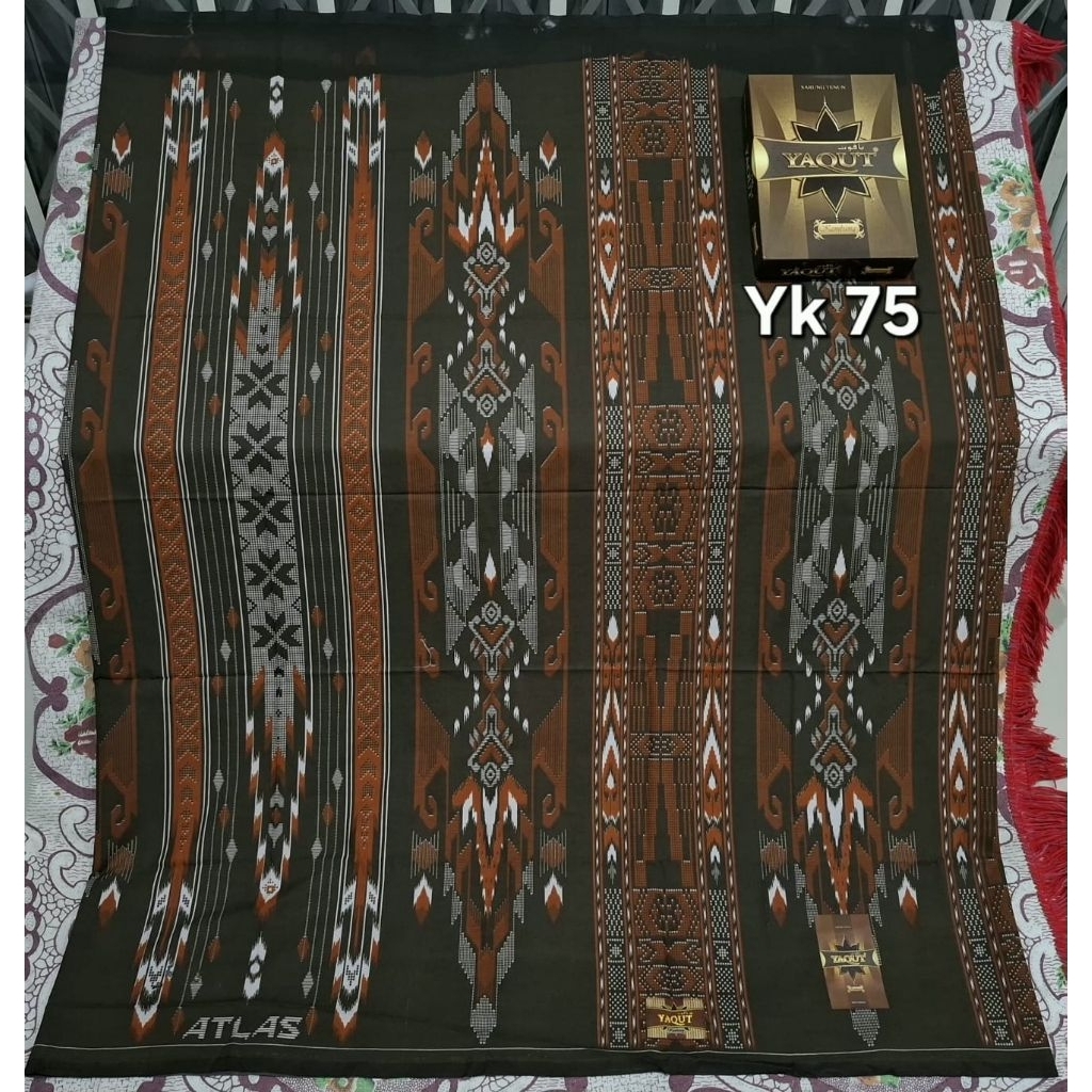 sarung/kain Atlas yaqut kembang