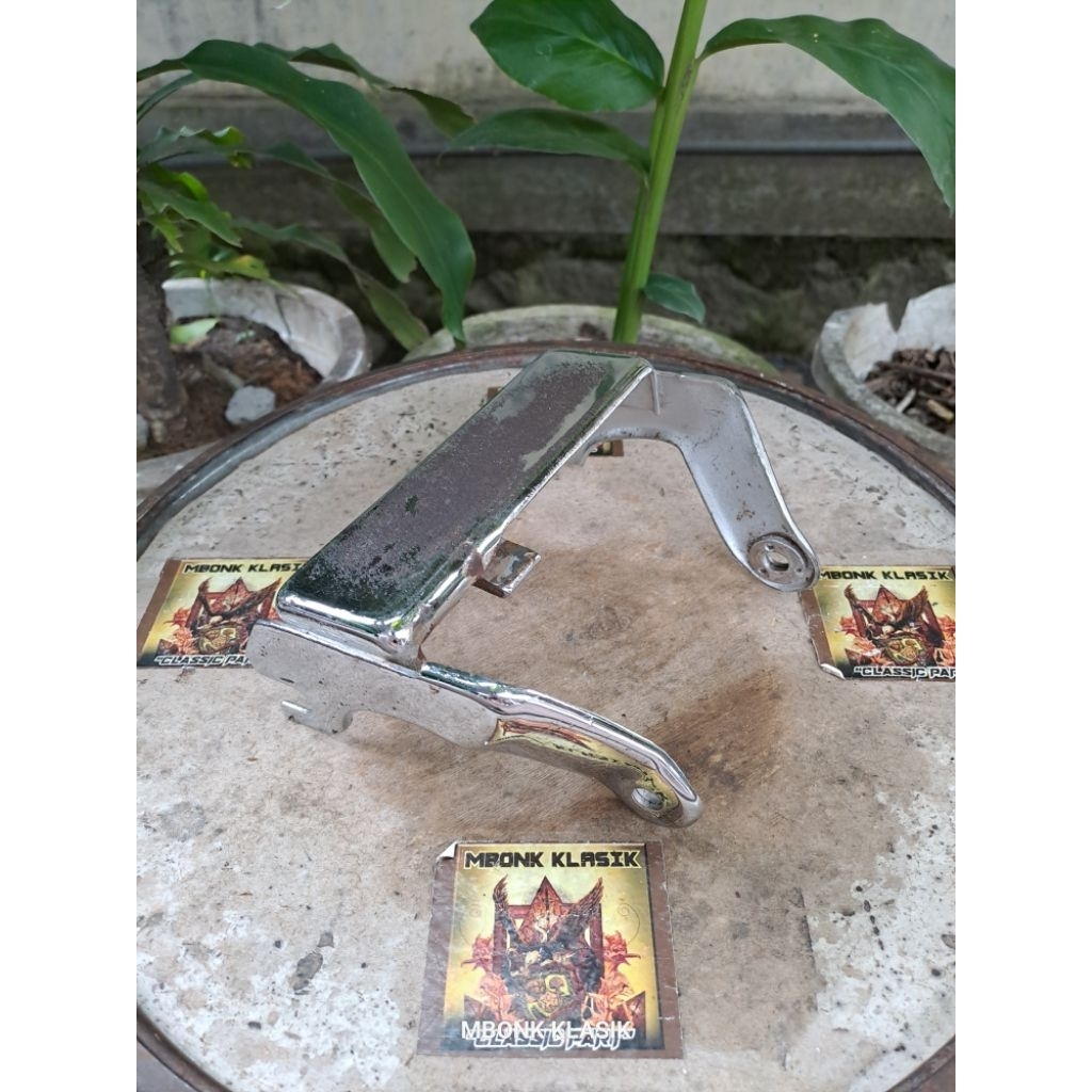 kunci dudukan pangkon jok honda c70 ORIGINAL pangkon dudukan kunci jok belakang c70 kuncian jok hond