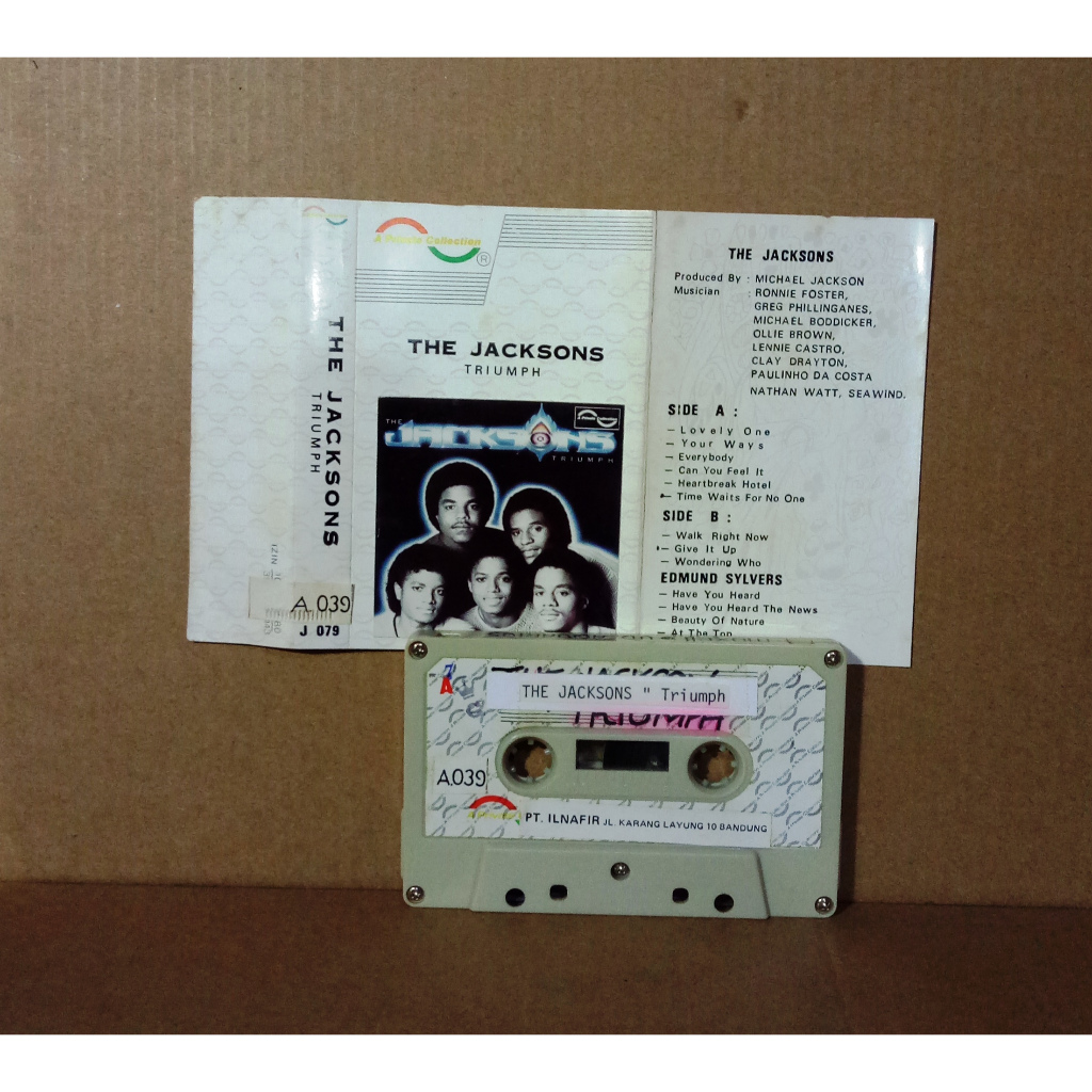 THE JACKSONS - TRIUMPH - Kaset