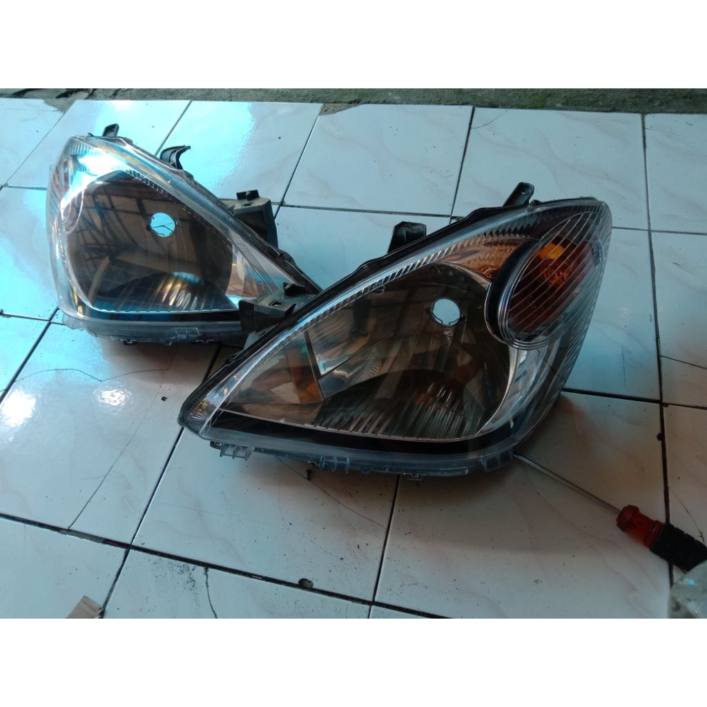 lampu depan Avanza VVT-i 2006-2010