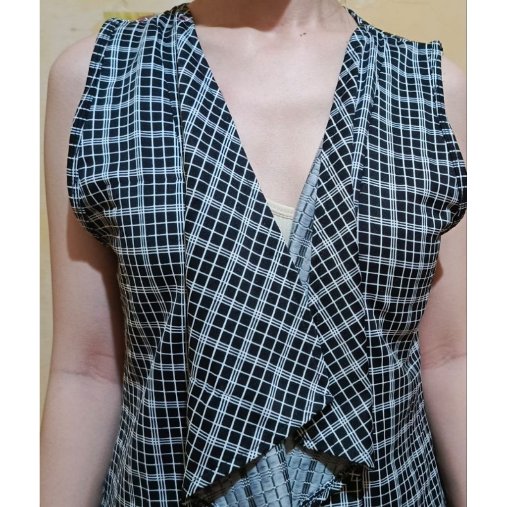 Vest Wanita Hitam Putih Motif Kotak | Outer Tanpa Lengan Stylish