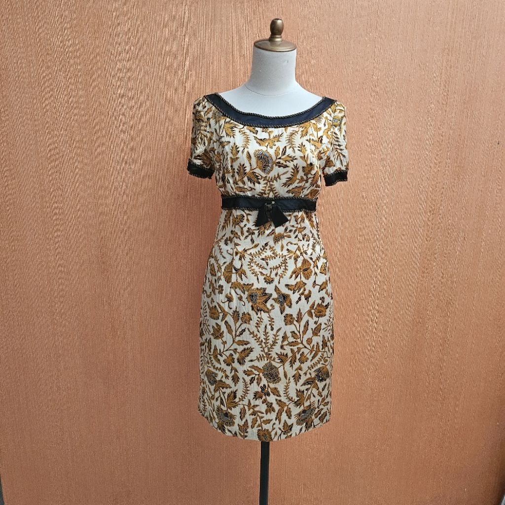 midi dress wanita cream silk motif batik hitam S cewek M lengan pendek MEWAH bodycon