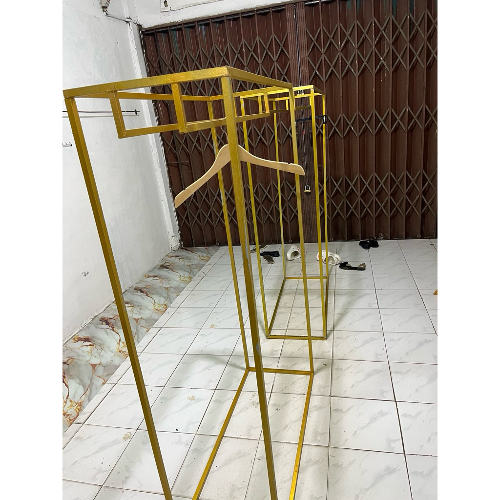 Rak display baju