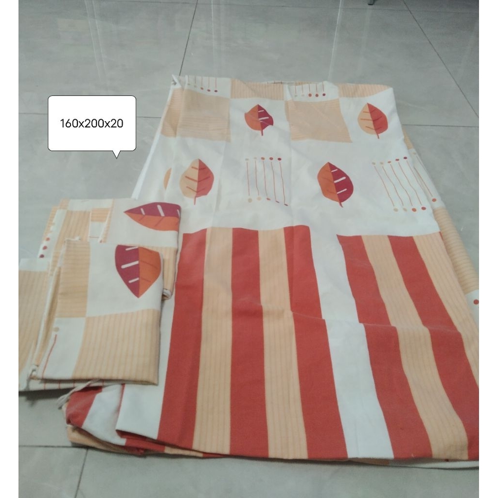 Sprei 160x200x20 incl 2 sarung bantal dan 2 sarung guling Preloved