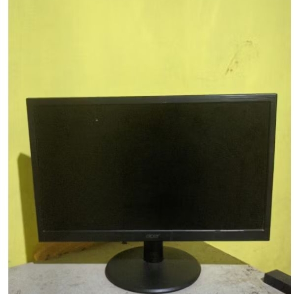 MONITOR ACER 19INCH SECOND,MINUS LAYAR GARIS