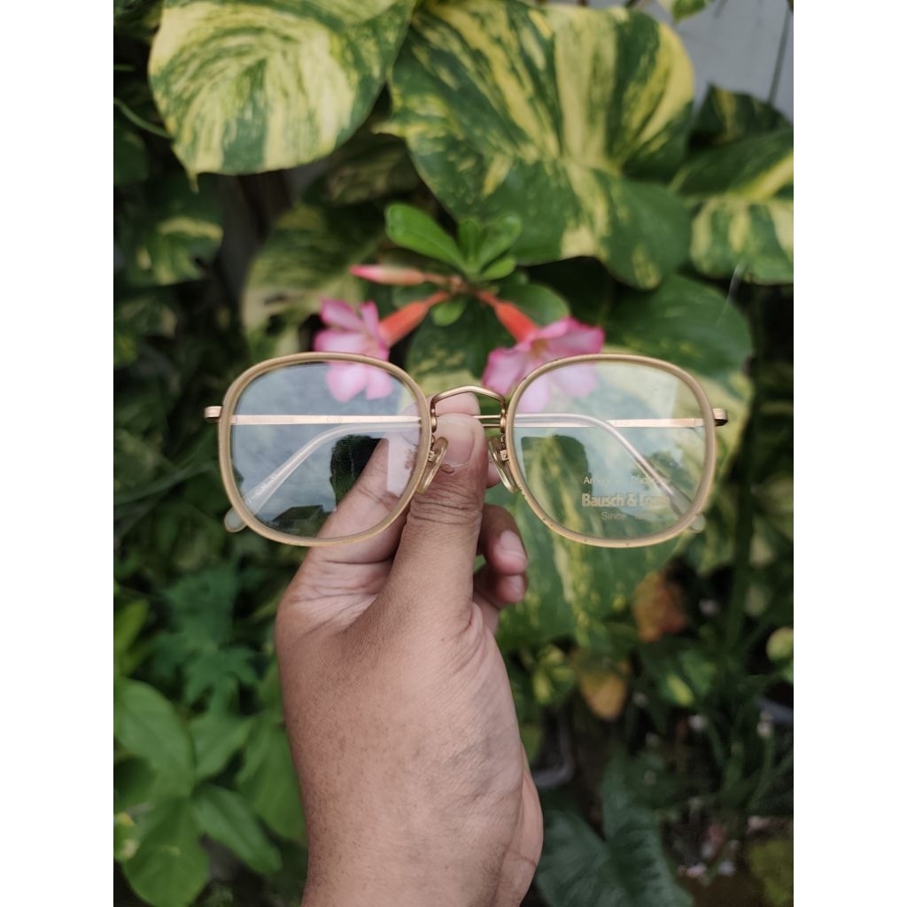 kacamata vintage merk Bausch and Lomb USA