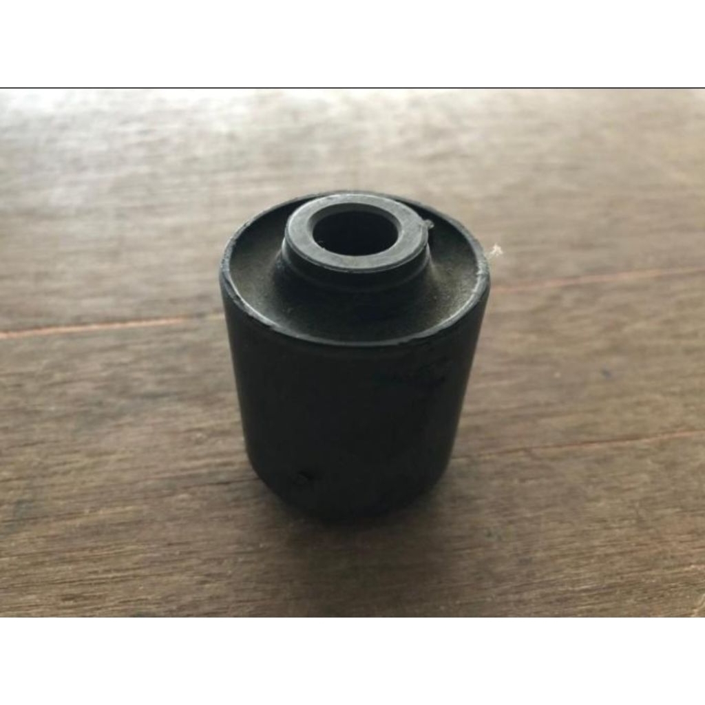 BUSHING ARAM DEPAN BESAR HONDA CIVIC GENIO CIVIC ESTILO