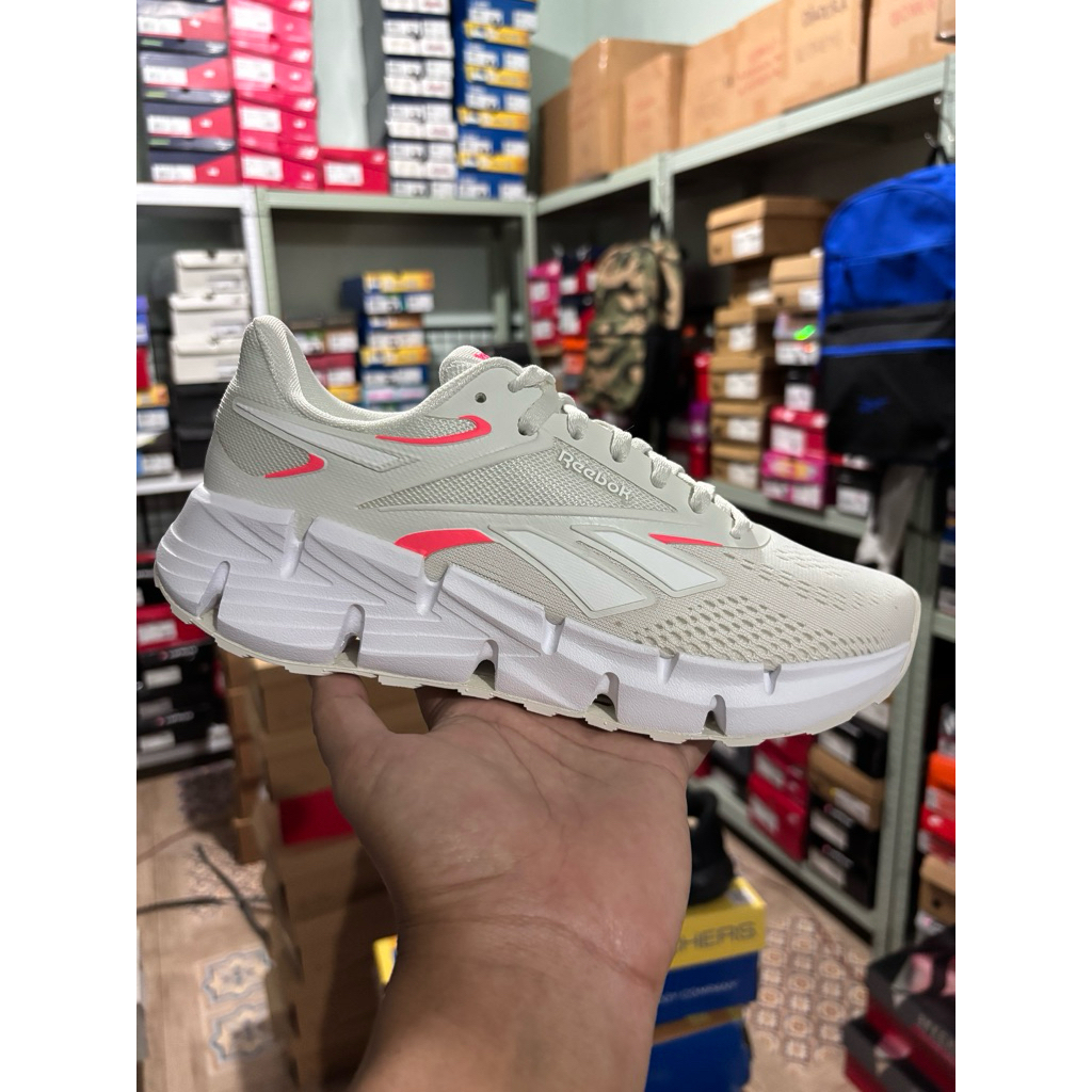 Reebok ZIG DYNAMICA 6 running women white grey pink