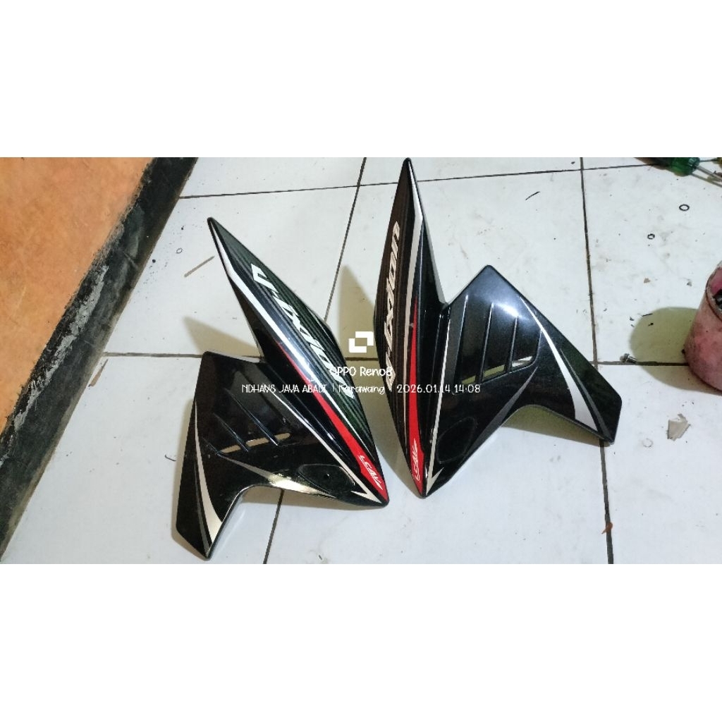 SAYAP KANAN KIRI VIXION NVL SECOND ORIGINAL