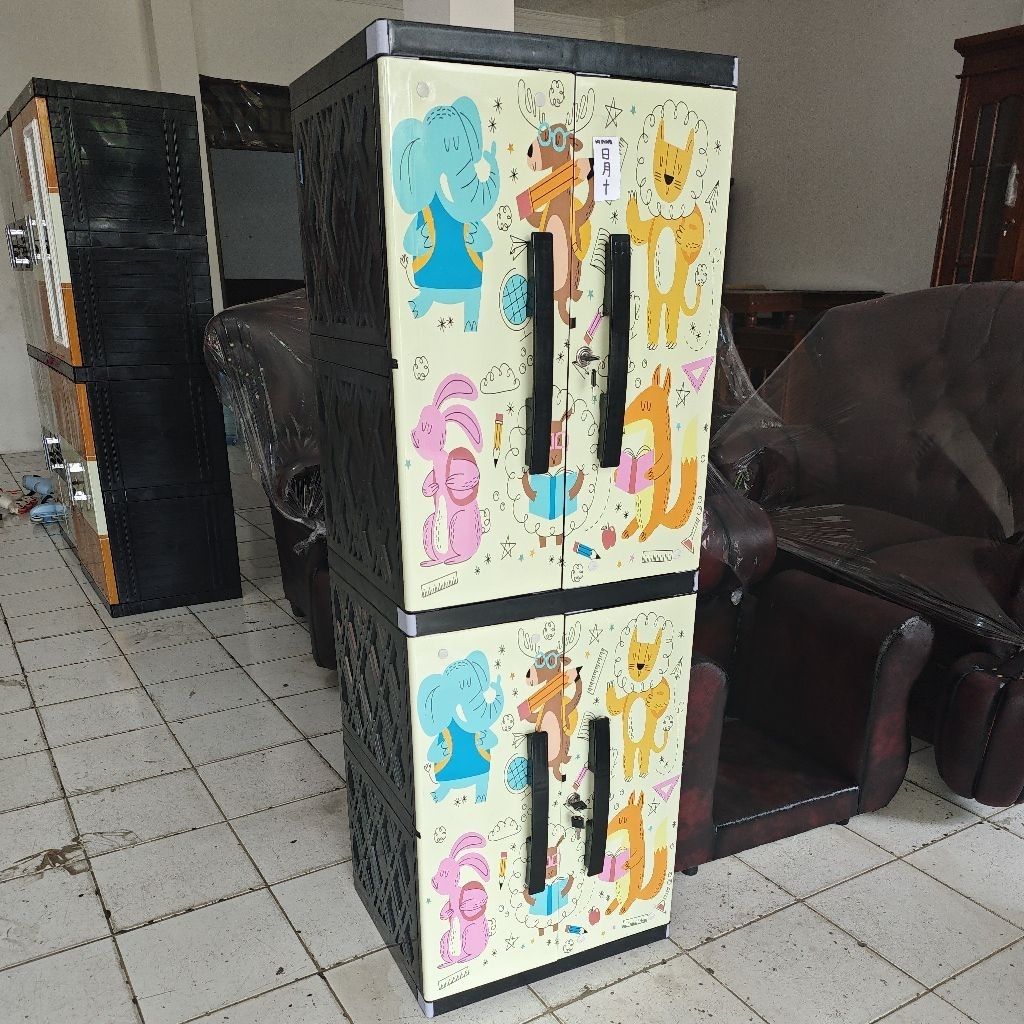 Miami Kinara 2 Pintu Lemari Plastik Rabbit and Friends