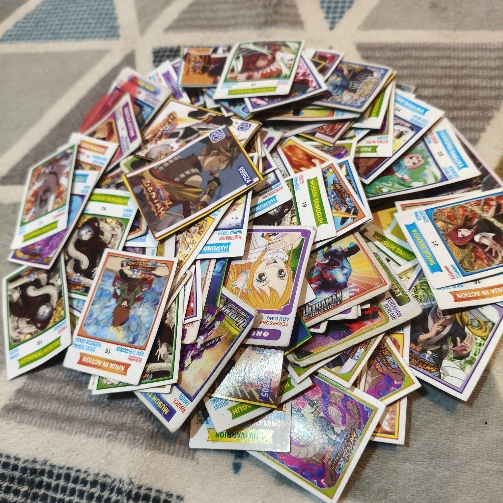 Kartu Tepok Mainan Murah Preloved Kondisi 95% Gambar Random Boboboi Naruto Dan Lainnya